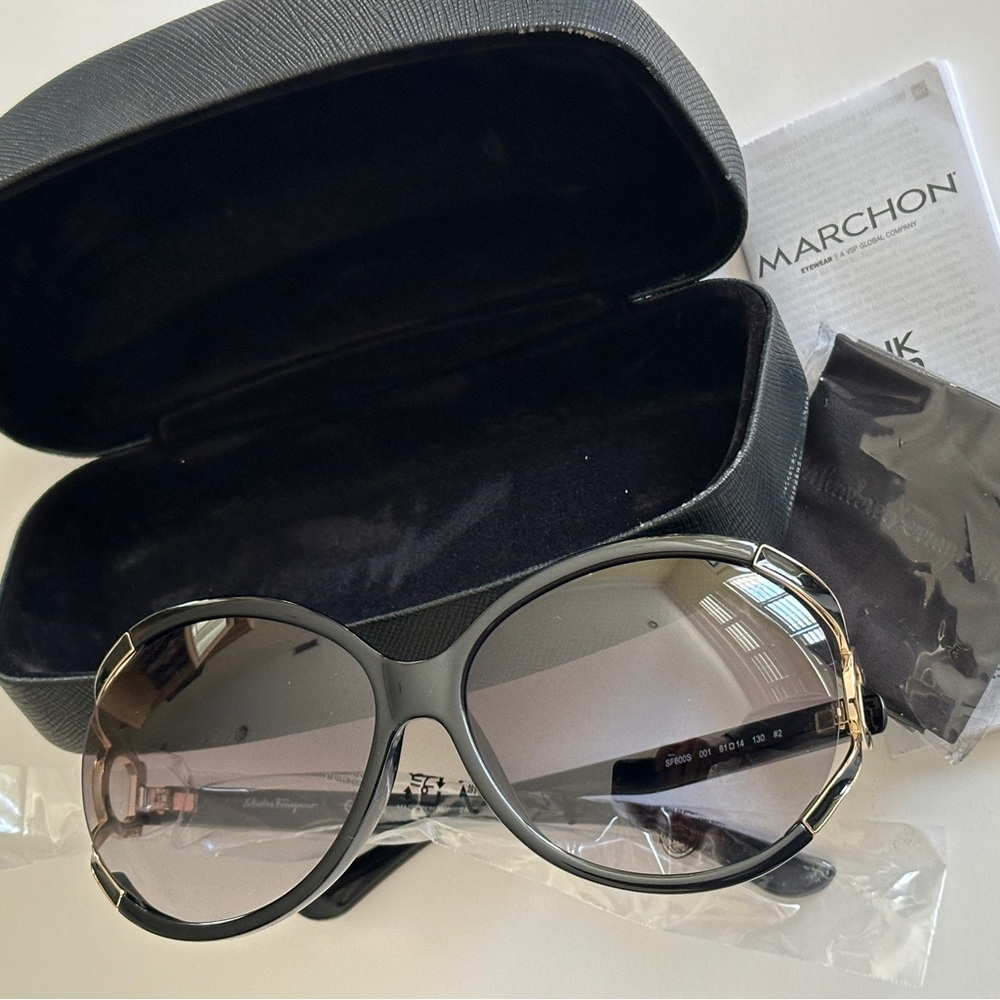 NWT ferragamo sunglasses